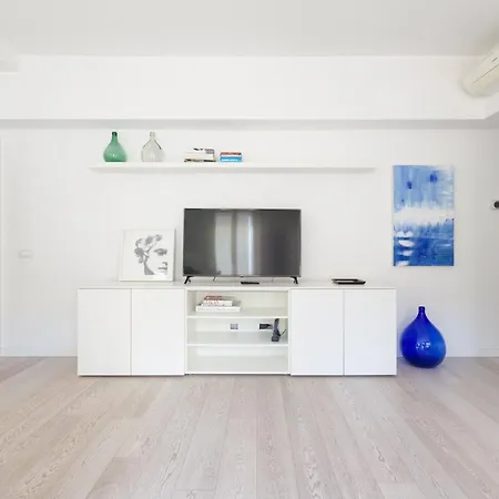 아파트 Guesthost - Navigli Modern With Balcony